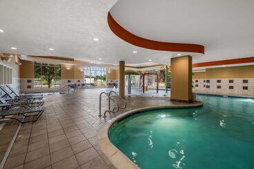 هتل Hilton Garden Inn Rockford