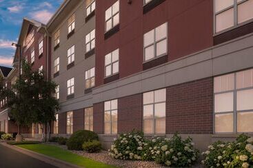 هتل Hilton Garden Inn Rockford