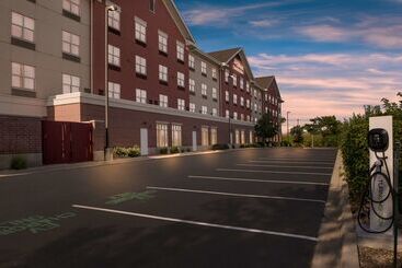 هتل Hilton Garden Inn Rockford