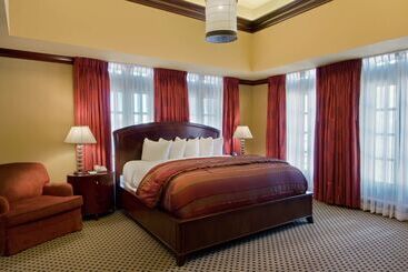 هتل Hilton President Kansas City