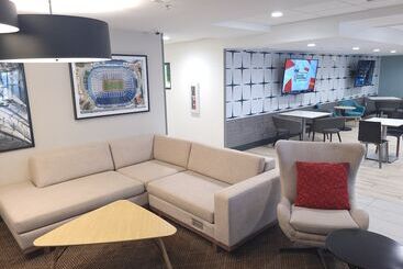 هتل Holiday Inn & Suites Ann Arbor Univ Michigan Area By Ihg