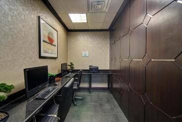 هتل Holiday Inn Arlington Northeast, An Ihg