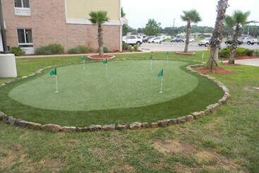 هتل Holiday Inn Express & Suites Alexandria, An Ihg