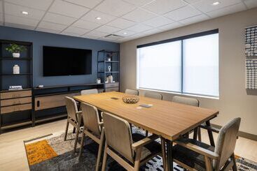 هتل Atwell Suites Austin Airport, An Ihg