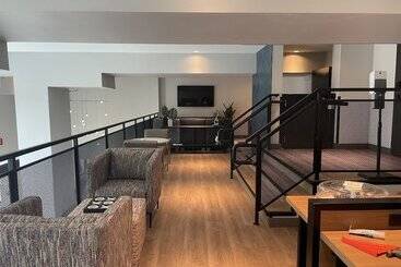 هتل Atwell Suites Austin Airport, An Ihg