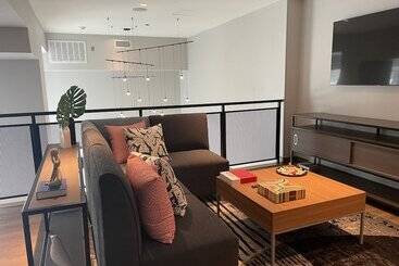 هتل Atwell Suites Austin Airport, An Ihg
