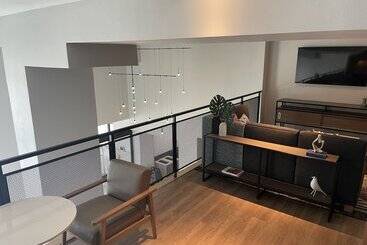 هتل Atwell Suites Austin Airport, An Ihg