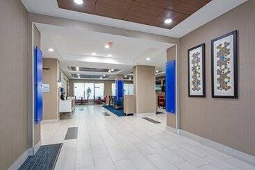 هتل Holiday Inn Express & Suites Chattanooga   East Ridge, An Ihg