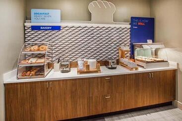 هتل Holiday Inn Express & Suites Asheville Downtown, An Ihg