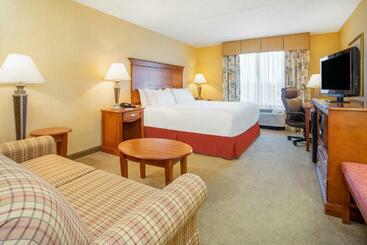 هتل Holiday Inn Express & Suites Bloomington, An Ihg