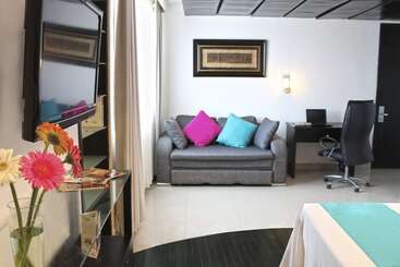 هتل Mia City Villa Hermosa