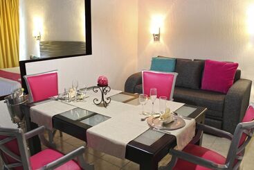 هتل Mia City Villa Hermosa