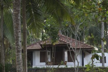 هتل Niraamaya Wellness Retreats, Surya Samudra, Kovalam