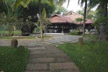 هتل Niraamaya Wellness Retreats, Surya Samudra, Kovalam