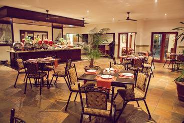 Отель Premier Splendid Inn Port Edward