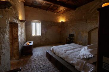 هتل Sextantio Le Grotte Della Civita