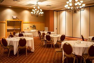 호텔 Sleep Inn & Suites Conference Center
