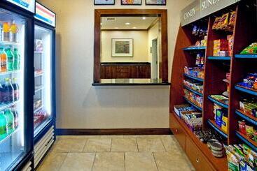 هتل Staybridge Suites   Albuquerque Airport, An Ihg
