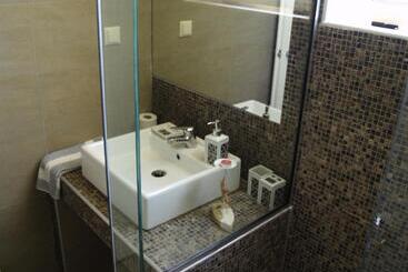 Kavos Hotel & Suites