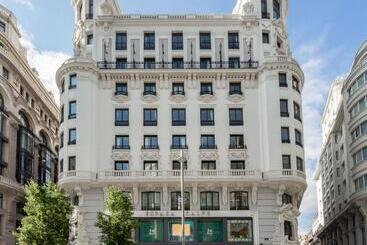 هتل Pestana Cr7 Gran Via Madrid