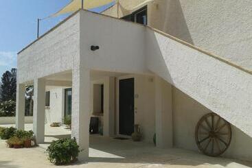 تختخواب و صبحانه Casale Laurus