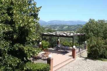 هتل Farm Stay Agriturismo Semidimela