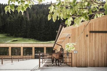هتل Feuerstein Nature Family Resort