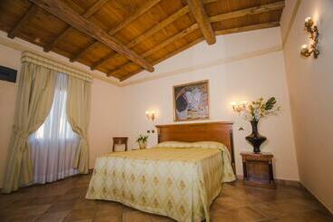 هتل Quadrifoglio Roma Eur