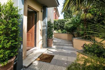 هتل Quadrifoglio Roma Eur
