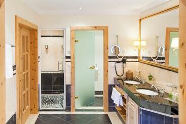 هتل Quellenhof Luxury Resort Passeier