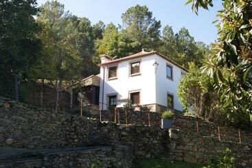 هتل Quinta Das Aveleiras