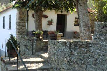 هتل Quinta Das Aveleiras