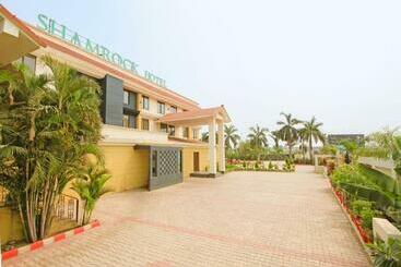 Shamrock Greens By Jardin Hotels