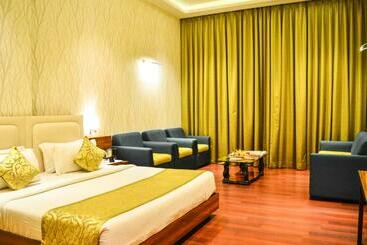 Shamrock Greens By Jardin Hotels