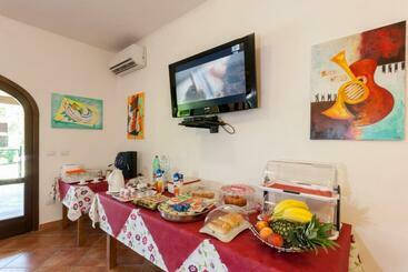 هتل Relais Villaggio Azzurro