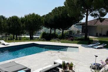 تختخواب و صبحانه Greenvalley Bnb