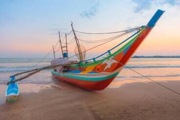 تختخواب و صبحانه The Ocean Villa