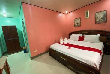 هتل Reddoorz Plus @ Lhexlyn Resort San Narciso