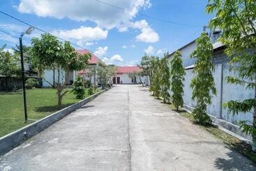 هتل Reddoorz Syariah Near Syamsudin Noor Airport 4