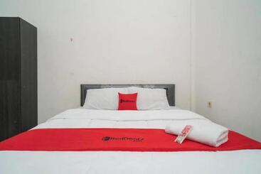 هتل Reddoorz Syariah Near Syamsudin Noor Airport 4