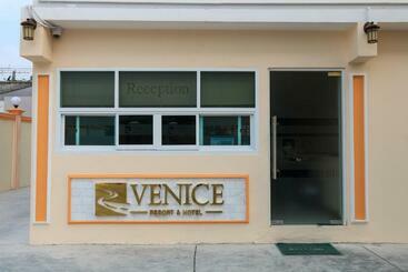 هتل Venice Resort