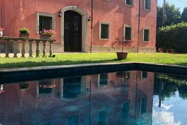 هتل Villa Montanarini
