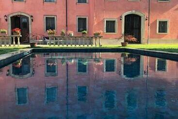 هتل Villa Montanarini