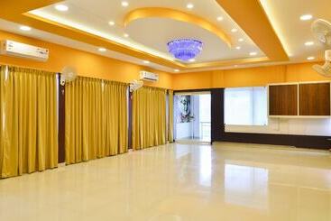 Itsy Hotels Platinum Inn
