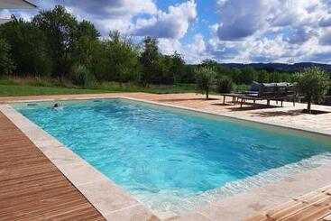 住宿加早餐 La Grange De Lucie Chambres D Hôtes En Périgord Dordogne