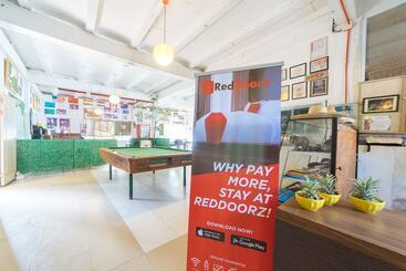 هتل Reddoorz Plus @ Subic 2n2 Beach Resort Zambales