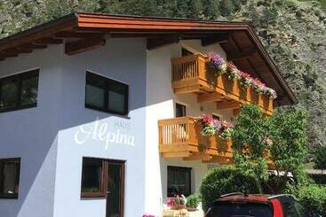 پانسیون Haus Alpina