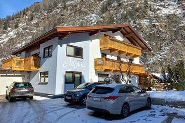 پانسیون Haus Alpina