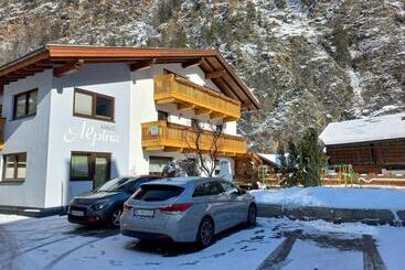 پانسیون Haus Alpina