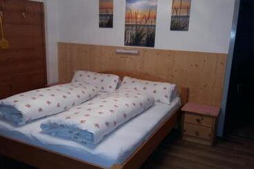 پانسیون Haus Alpina
